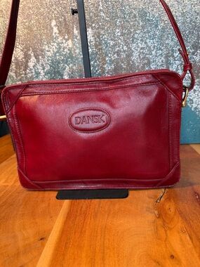 Dansk Vintage 1990s Minimalist Leather Crossbody Bag Burgundy (GUC)